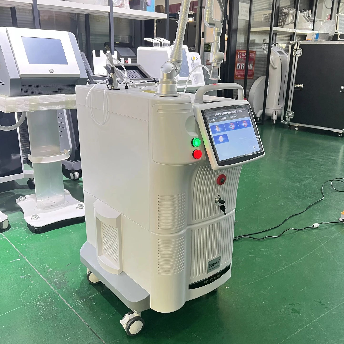 Machine de traitement laser fractionné 4D Fotona Co2, 10600nm, pour la resuction des cicatrices d'acné, nouveau design