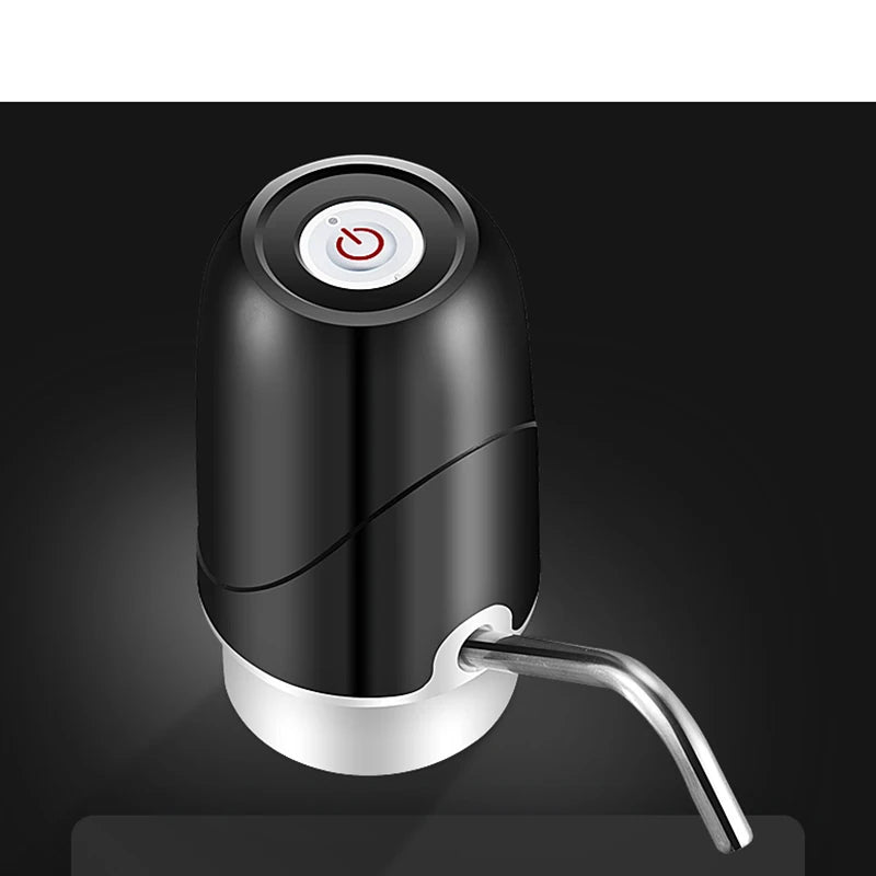 Distributeur d'eau électrique noir avec bouton marche/arrêt et bec verseur, gadget high-tech pratique