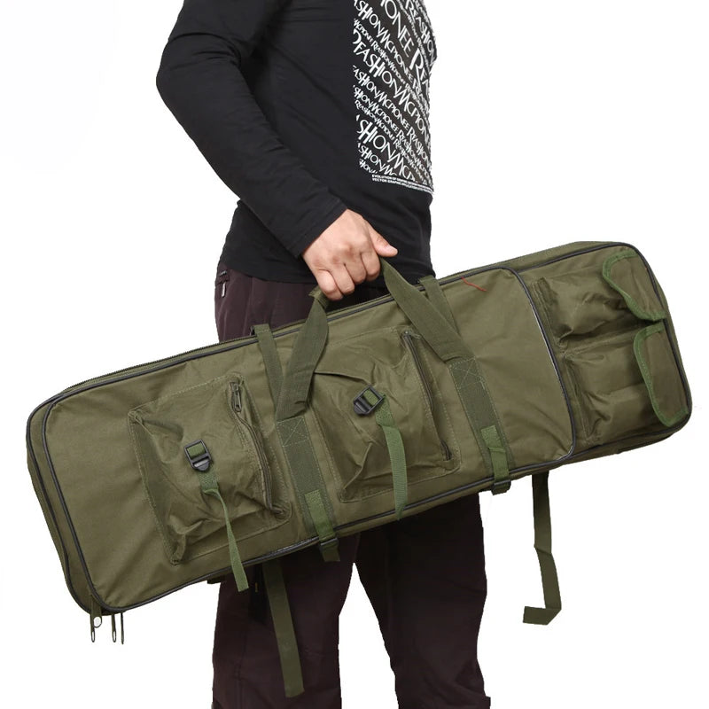 Sac de transport militaire vert olive pour fusil, avec poches et sangles robustes, idéal pour le tir ou la chasse.
