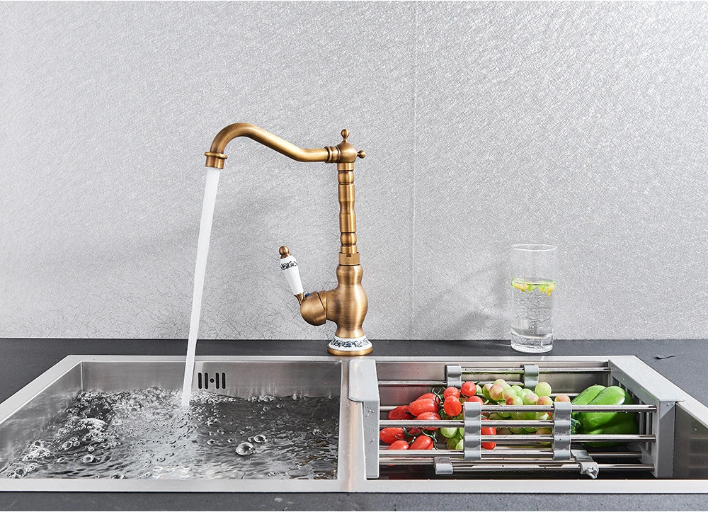 Robinet de lavabo moderne en laiton antique avec poignée en céramique, mitigeur de salle de bain, monté sur le pont, robinets d'eau chaude et froide de cuisine à 360 °, grue