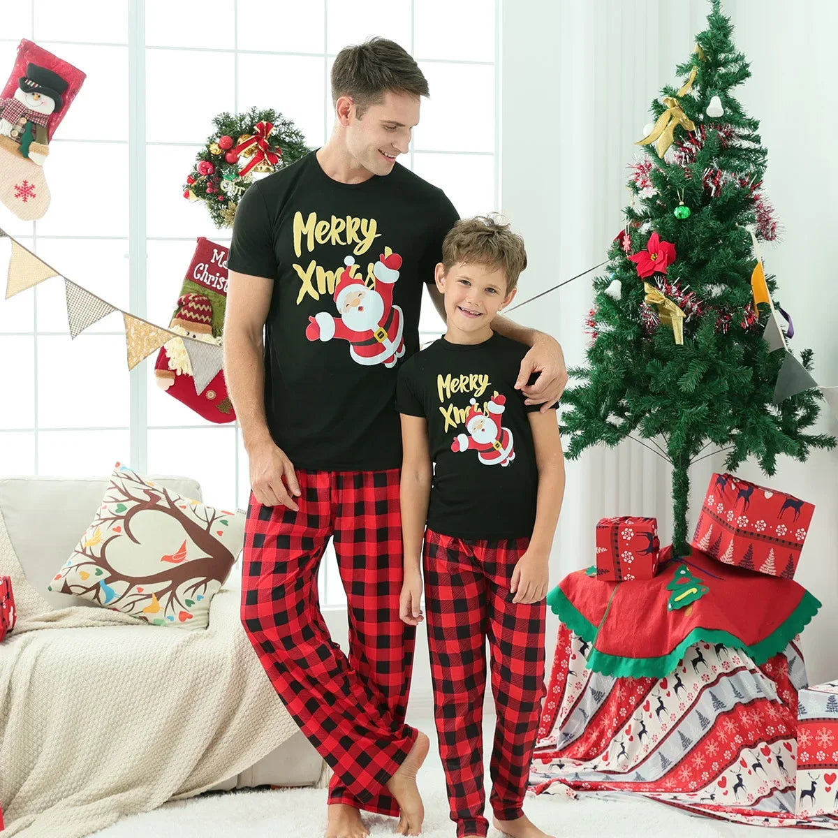 Costume du nouvel an 2025, ensemble pyjama de noël à manches courtes, tenues assorties pour famille/couples/enfants, T-shirt + pantalon, vêtements de nuit