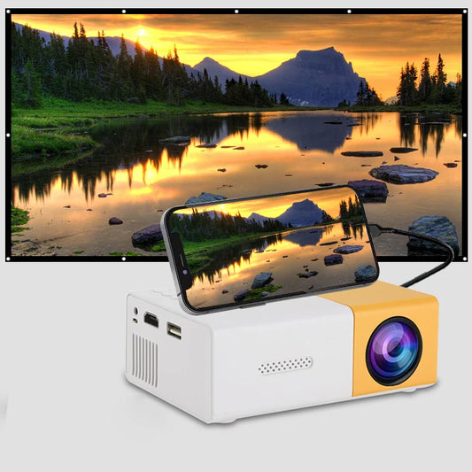 Mini projecteur portable avec smartphone, affichage paysage montagne au coucher du soleil sur écran