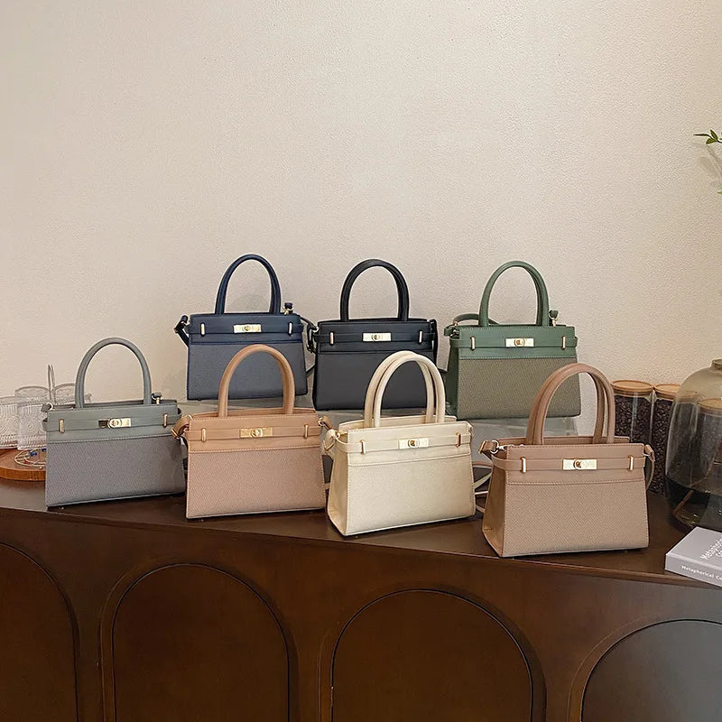 Sélection de sacs à main élégants en cuir synthétique, styles mini et moyen, couleurs variées pour femme