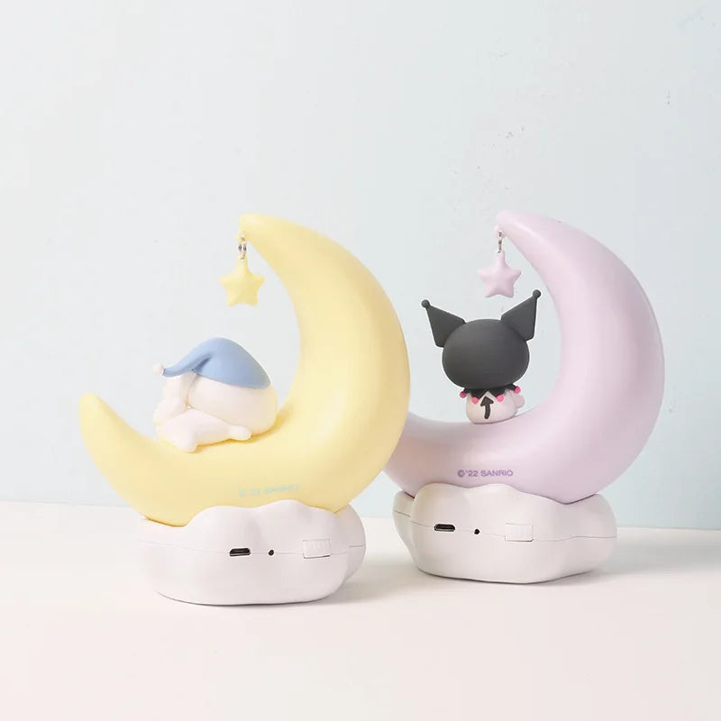 Lampe veilleuse lune Sanrio avec personnage mignon, idéale pour chambre enfant, lumière douce et design kawaii