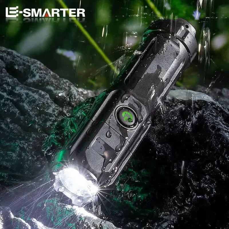 Lampe torche LED E-SMARTER étanche, lumière puissante, usage extérieur en milieu humide