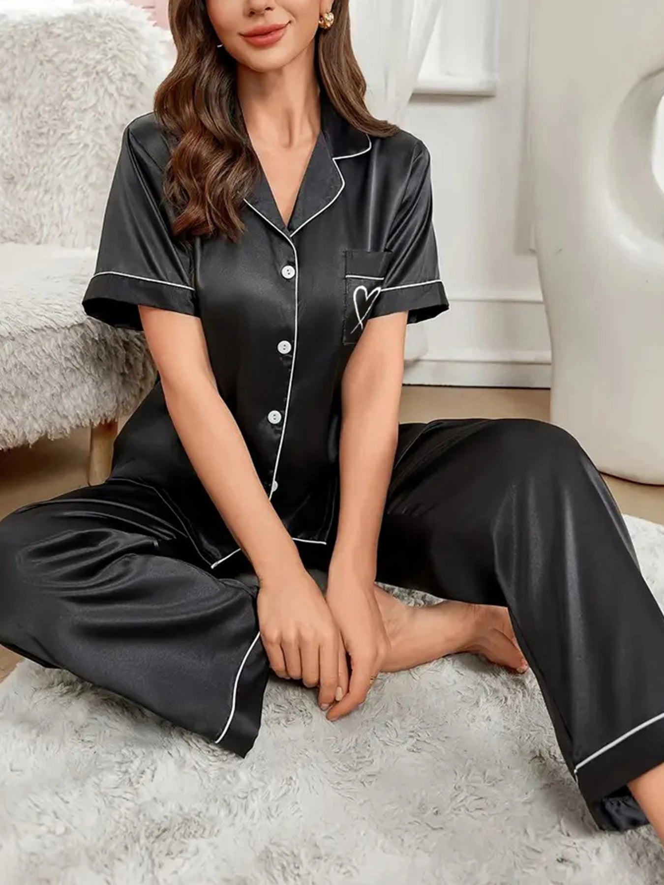 Ensemble de pyjama brodé en satin pour femme, poche, cœur, confortable, manches courtes, bouton, pantalon de salon, vêtements de nuit