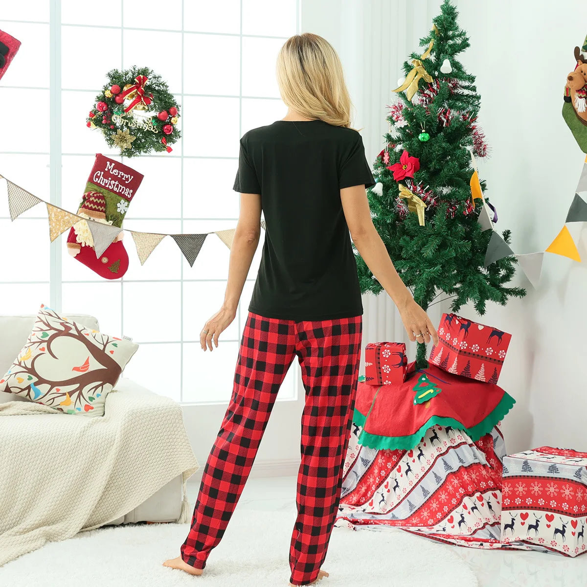 Costume du nouvel an 2025, ensemble pyjama de noël à manches courtes, tenues assorties pour famille/couples/enfants, T-shirt + pantalon, vêtements de nuit