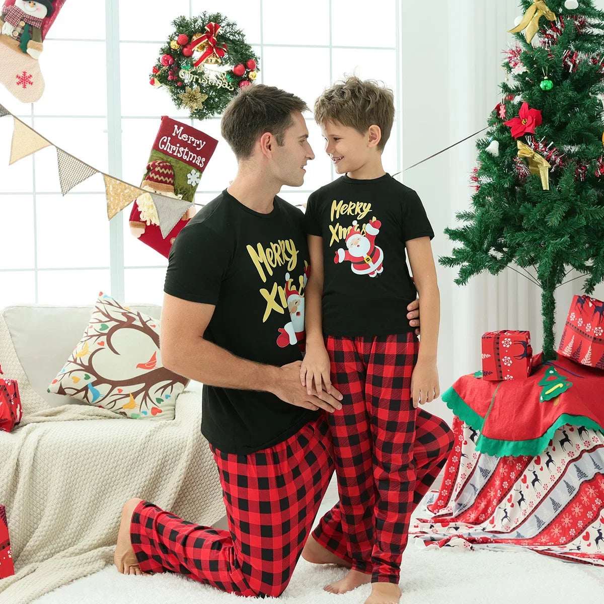 Costume du nouvel an 2025, ensemble pyjama de noël à manches courtes, tenues assorties pour famille/couples/enfants, T-shirt + pantalon, vêtements de nuit