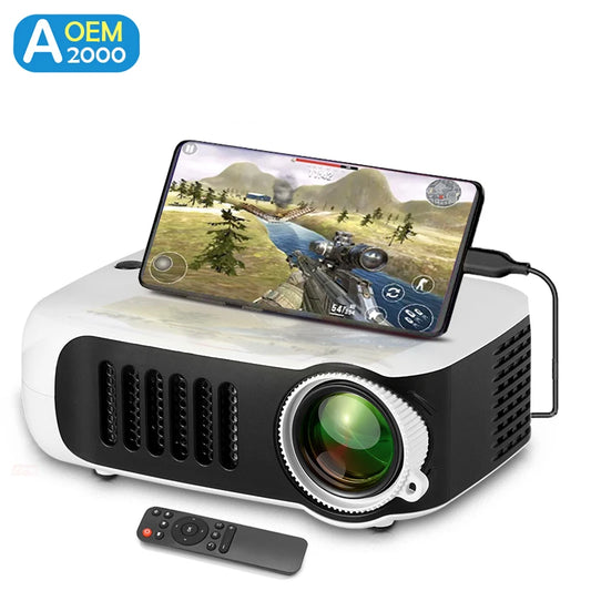 Projecteur portable HD avec smartphone affichant jeu vidéo, télécommande incluse, idéal pour cinéma maison